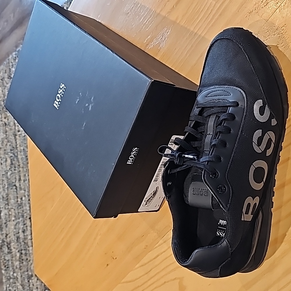 Hugo Boss black runners